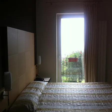 Lido 3* Angera