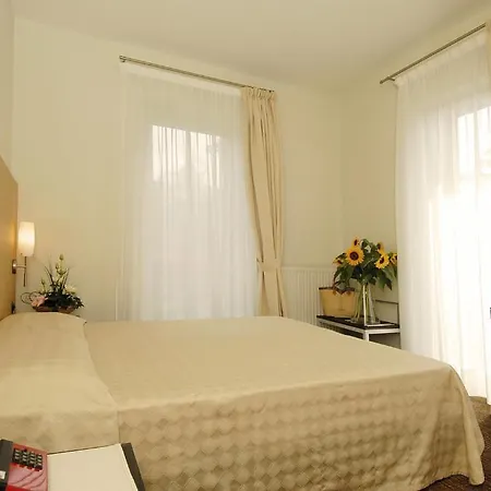 Lido 3* Angera